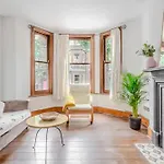 Notting Hill Apartments In Perfect Location